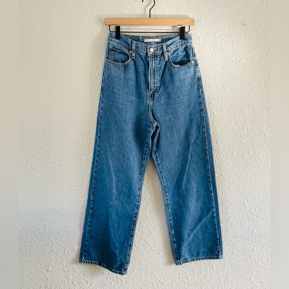 Levi’s High Waisted Straight Blue Jeans size 27